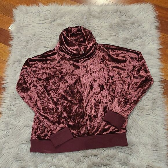 Betsy Johnson performance velvet burgendy cowl neck sweatshirt size m - Picture 1 of 6